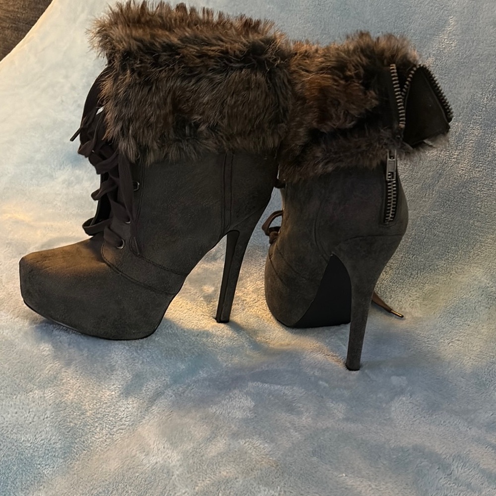 Grey Lace Up Boots with Fur Trim